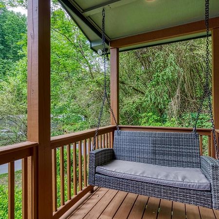 Great Location - Hot Tub - Dog Friendly Βίλα Sevierville Εξωτερικό φωτογραφία