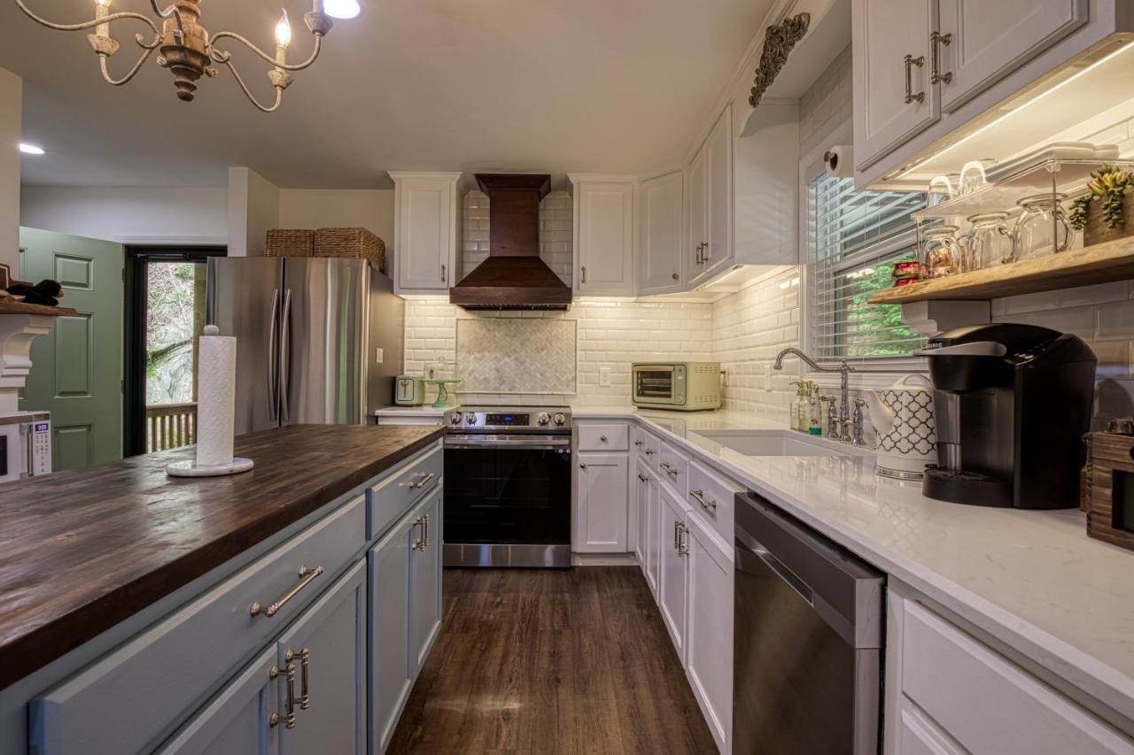 Great Location - Hot Tub - Dog Friendly Βίλα Sevierville Εξωτερικό φωτογραφία