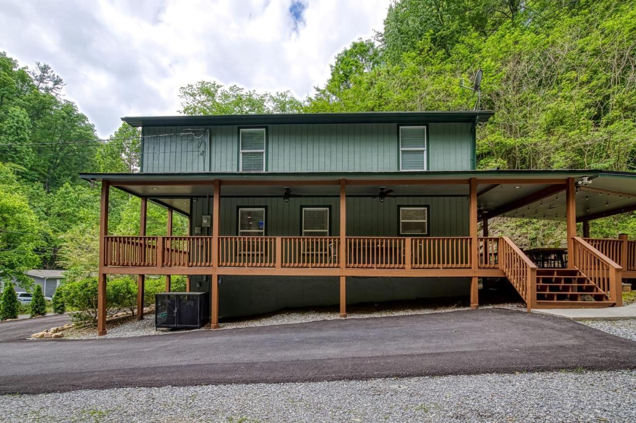 Great Location - Hot Tub - Dog Friendly Βίλα Sevierville Εξωτερικό φωτογραφία